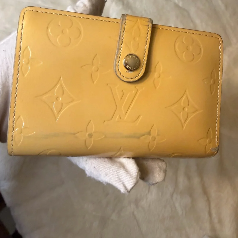 Louis Vuitton Yellow Monogram Vernis Wallet - Picture 16 of 16